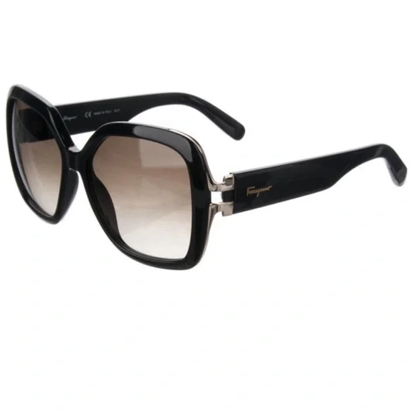 Salvatore Ferragamo Black Oversized Sunglasses - Picture 2 of 10